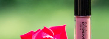 Шикарный. Комфортный. Стойкий. Матовый. Все это бархатный тинт Cailyn Pure Lust Extreme Matte Tint + Velvet в оттенке 32 Practicable