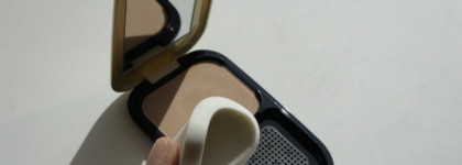 Компактный Тональный Крем - Пудра Max Factor Facefinity Compact Foundation SPF 15, в оттенке 02 Ivory