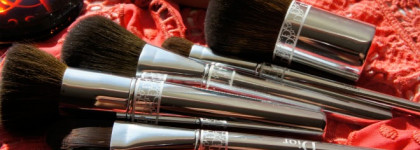 Серебристые Красавицы. Dior Backstage Makeup Brushes