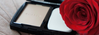 Отличная Пудра Chanel Vitalumiere Compact Douceur Lightweight Compact Makeup Radiance Softness and Comfort  SPF 10,  # 20 Beige