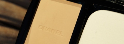 Отличная Пудра Chanel Vitalumiere Compact Douceur Lightweight Compact Makeup Radiance Softness and Comfort  SPF 10,  # 20 Beige
