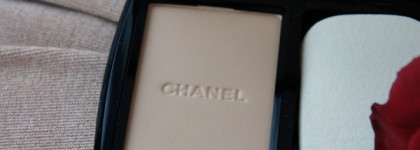 Отличная Пудра Chanel Vitalumiere Compact Douceur Lightweight Compact Makeup Radiance Softness and Comfort  SPF 10,  # 20 Beige