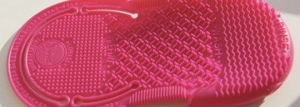 Очищение кистей с Sigma Spa Express Brush Cleaning Glove