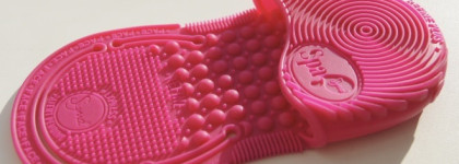 Очищение кистей с Sigma Spa Express Brush Cleaning Glove