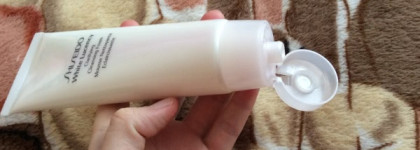 Японская философия снова на высоте или мой обожаемый мусс для умывания Shiseido White Lucency Clarifying Cleansing Foam