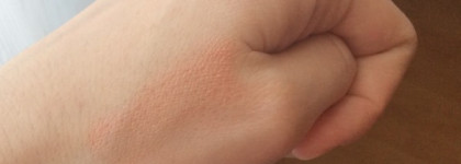 Две милашки в моей косметичке Maybelline New York Baby Lips Moisturizing Lip Balm Персик и Маракуйя