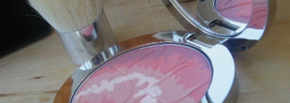 Нежнее нежного с румянами Dior Diorskin Nude Tan Tie Dye Edition Blush Harmony With Kabuki Brush оттенок 001 Pink Sunrise