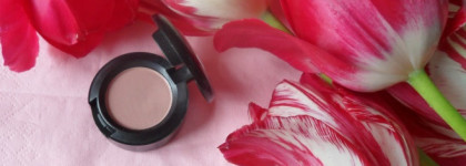Период цветения с MAC Eye Shadow Fard A Paupieres Just Wing It