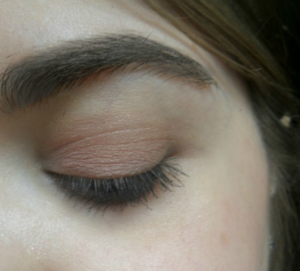 Период цветения с MAC Eye Shadow Fard A Paupieres Just Wing It