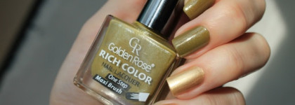 Уютный маникюр с дизайном "серебряный шар"