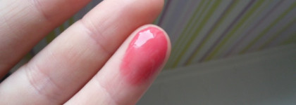 Примеряем красный со стойким блеском для губ Artdeco Lip Brilliance Long Lasting Lip Gloss #04