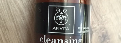 Очищение лица с Apivita