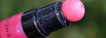 Новый любимец - просто лучший блеск-бальзам Givenchy Cushion Kiss Baume Gloss Douceur 02 Berry