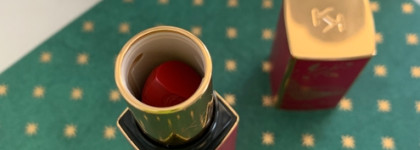 Помада Kiko Charming Escape Luxurious Shiny Lipstick в оттенке 06 Red Village