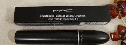 MAC Upward Lash Mascara Volume Et Courbe Upwardblack  - удлиняющая и подкручивающая тушь. Такая желанная и такая