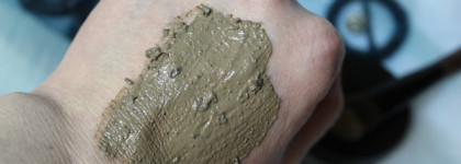 Новая любимица - Детокс-маска «Гималайский уголь» The Body Shop Himalayan Charcoal Purifying Glow Mask