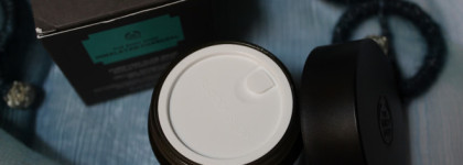 Новая любимица - Детокс-маска «Гималайский уголь» The Body Shop Himalayan Charcoal Purifying Glow Mask