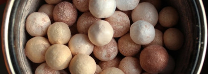 "Ждать уже недолго, скоро будет ёлка..." Метеориты Guerlain Electric Pearl Meteorites Christmas Holiday 2018