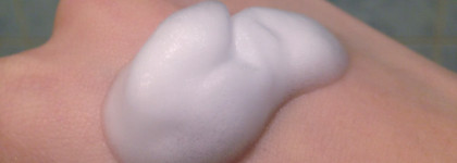 Долгий год с очищающий муссом Uriage Cleansing Make-up Remover Foam