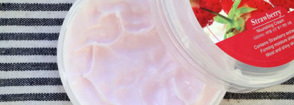 Отличник Deoproce Natural skin strawberry nourishing cream