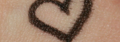 Стрелы амура... Подводка Dermacol Black Sensation Bambi Black Eyeliner