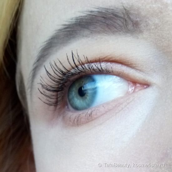 Тушь для ресниц Smokey Eye Mascara в чёрном (01) оттенке от Bobbi Brown