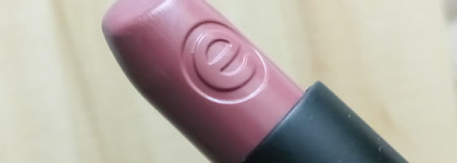 Помада Long-lasting lipstick в оттенке 06 Barely There от Essence