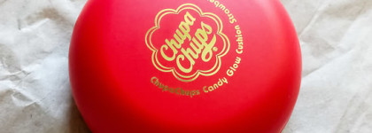 Тональная основа - кушон Candy Glow Cushion Strawberry SPF 50 в оттенке Ivory от Chupa Chups Cosmetics
