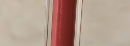 Блеск для губ Shine with Ted в оттенке Rhubarb от Ted Baker