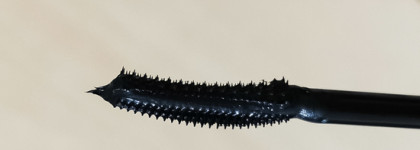 Тушь для ресниц Wonder'Luxe Volume Mascara в чёрном оттенке от Rimmel