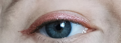 Тушь для ресниц Wonder'Luxe Volume Mascara в чёрном оттенке от Rimmel