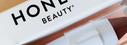 Помада - карандаш для губ от Джессики Альбы Honest Beauty Lip Crayon Demi-Matte в оттенке Marsala