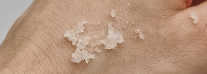 Натуральный соляной скраб для тела с кокосом Coconut Scrub от Telesniy