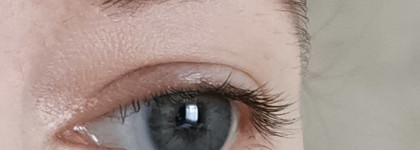 А нужна ли вообще люксовая тушь? Caution Extreme Lash Mascara в чёрном оттенке от Hourglass