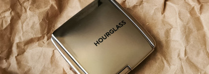 Любимые румяна Ambient Lighting Blush в оттенке Diffused heat от Hourglass