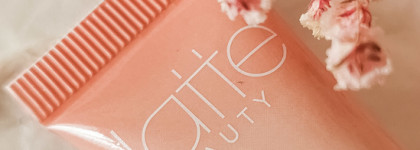 Сочный оттенок и уход за губами в одном флаконе Jealous в оттенке 01 Macaron от Latte Beauty