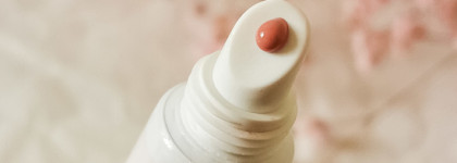 Сочный оттенок и уход за губами в одном флаконе Jealous в оттенке 01 Macaron от Latte Beauty