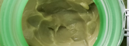 Ночная маска для век с ретинолом Avocado Melt Retinol Eye Sleeping Mask от Glow Recipe