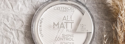 Матирование на 5 с пудрой All Matt Plus Powder в оттенке 001 от Catrice