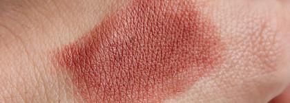 Матовые помады с увлажнением "Супер Увлажнение" от Avon