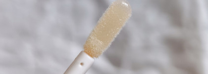 Красивые губы с блеском Mirror Lip Gloss Balm в оттенке 01 от Limoni