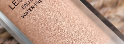 Освежающий и максимально незаметный флюид для лица Les Beiges Eau De Teint в оттенке Light от Chanel