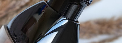 Освежающий и максимально незаметный флюид для лица Les Beiges Eau De Teint в оттенке Light от Chanel