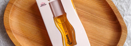 Очередной трендовый продукт из соц сетей - масло для губ Honey Infused Lip Oil в оттенке Honey Gold от Gisou