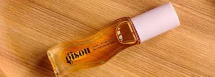Очередной трендовый продукт из соц сетей - масло для губ Honey Infused Lip Oil в оттенке Honey Gold от Gisou