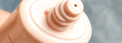 Модный эффект "влажной кожи" с UV Protector Toner- Up SPF 50+ / PA++++ от Hera