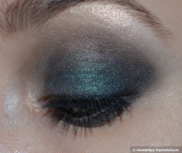 MAC Рigment Colour Powder Vanilla - must have среди хайлайтеров