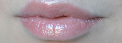 Румяна и блеск для губ Benefit sugarbomb из набора для макияжа губ и щек Sugarlocious
