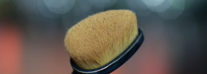 Missha Professional Oval Make-up Brush - бюджетный аналог или жалкая копия O! Wow Brush Cailyn?