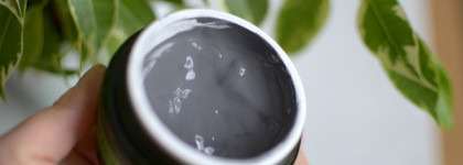 Нашумевшая очищающая детокс маска для лица Чистая линия: Уголь, Глина, Зеленый чай